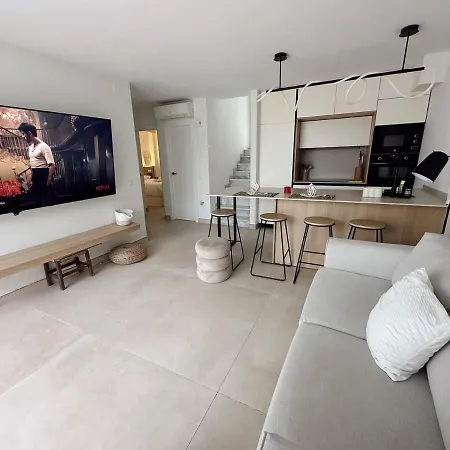 Hideaway Bbq & Walking Distance Beaches Apartment *